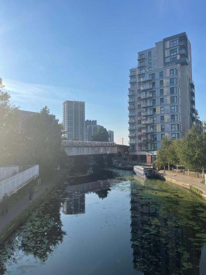 Lovely Luxury 1-Bed Apartment In Wembley Londra Exterior foto