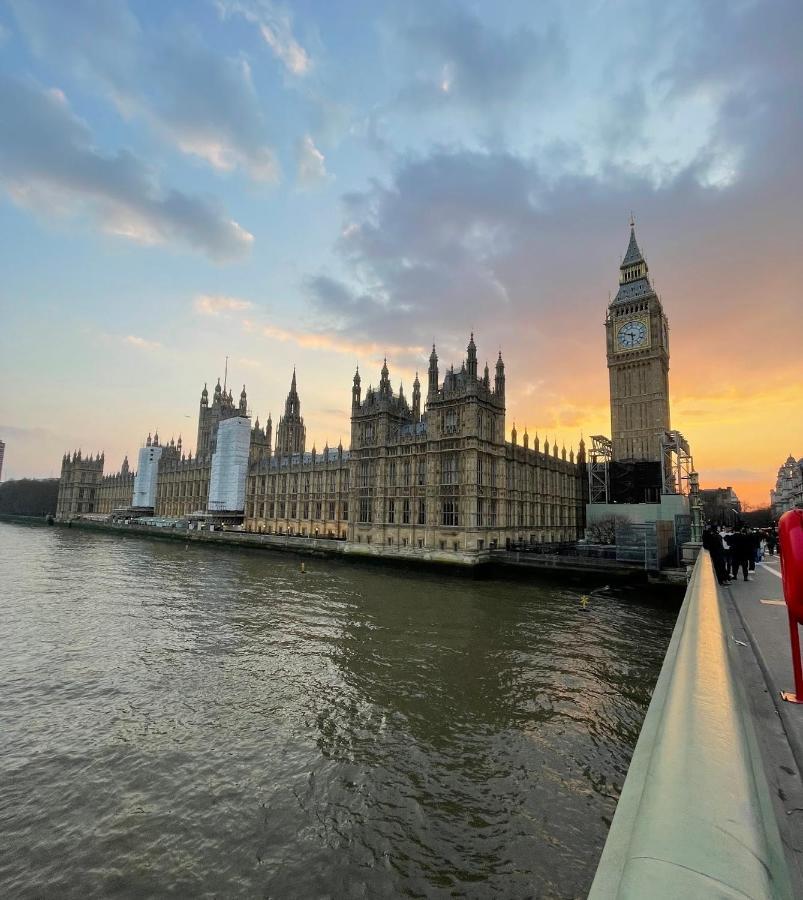 Lovely Luxury 1-Bed Apartment In Wembley Londra Exterior foto